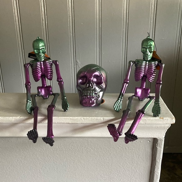 Set of 3- 2-18” Metallic Finish Purple/Green Hanging Skeltons & Skull Decoration - Picture 15 of 17